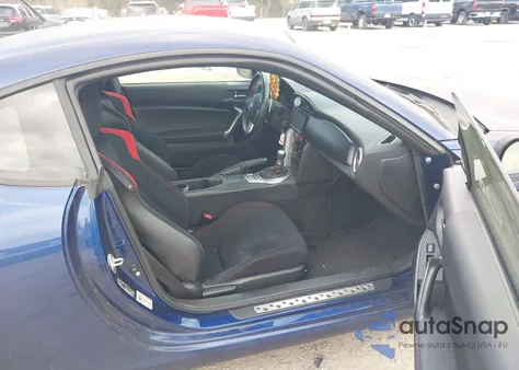 2013 Scion Fr-S z USA, uszkodzony, nr VIN JF1ZNAA1XD2714627